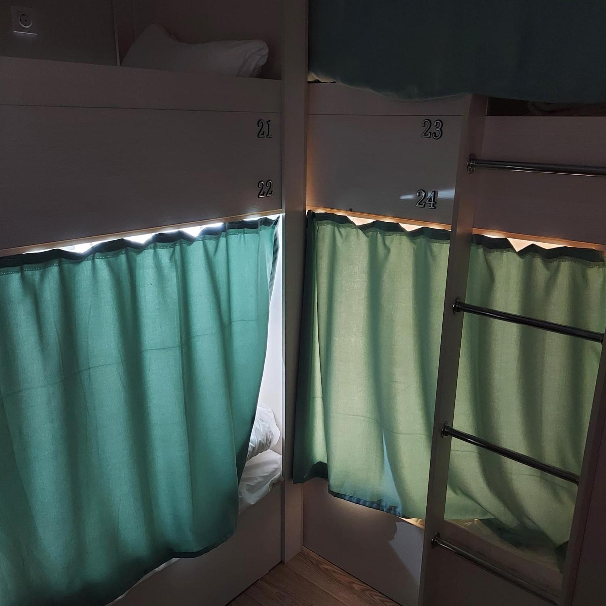 Hostel Nomad Алматы Экстерьер фото