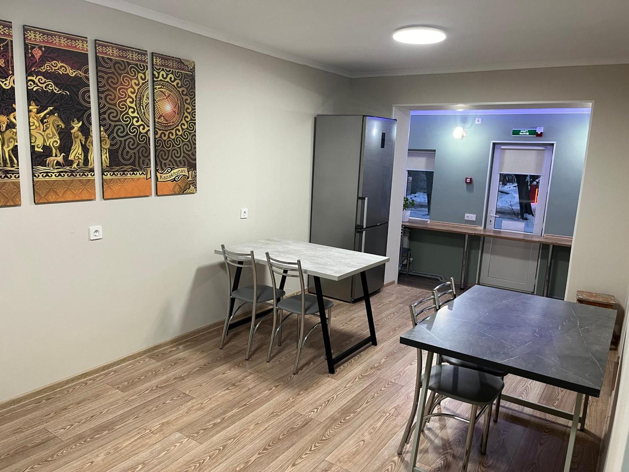 Hostel Nomad Алматы Экстерьер фото