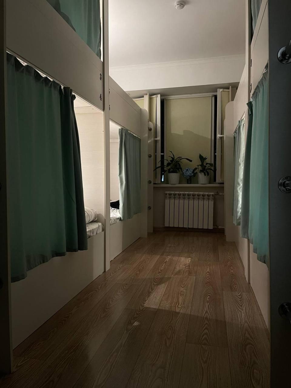 Hostel Nomad Алматы Экстерьер фото