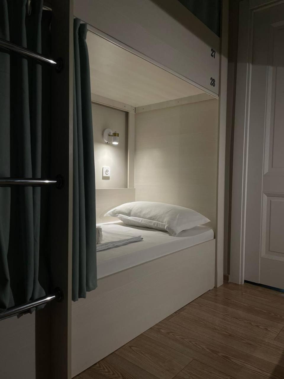 Hostel Nomad Алматы Экстерьер фото