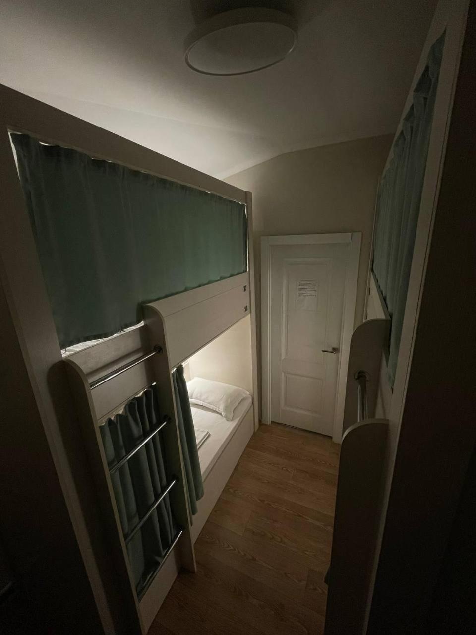 Hostel Nomad Алматы Экстерьер фото