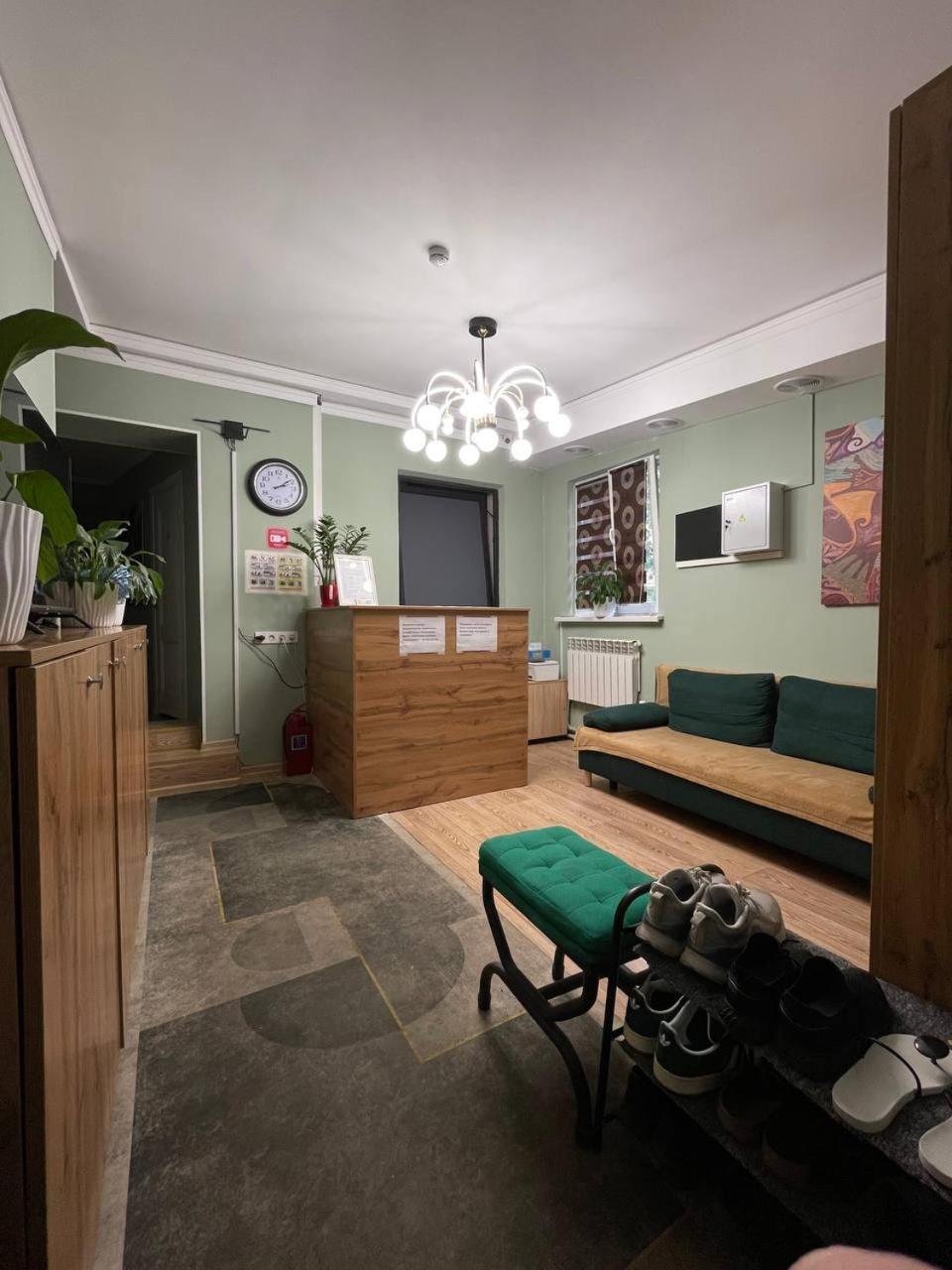 Hostel Nomad Алматы Экстерьер фото